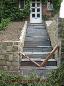 Escalier rénové et carrelé à Fontaine par Ets SGP